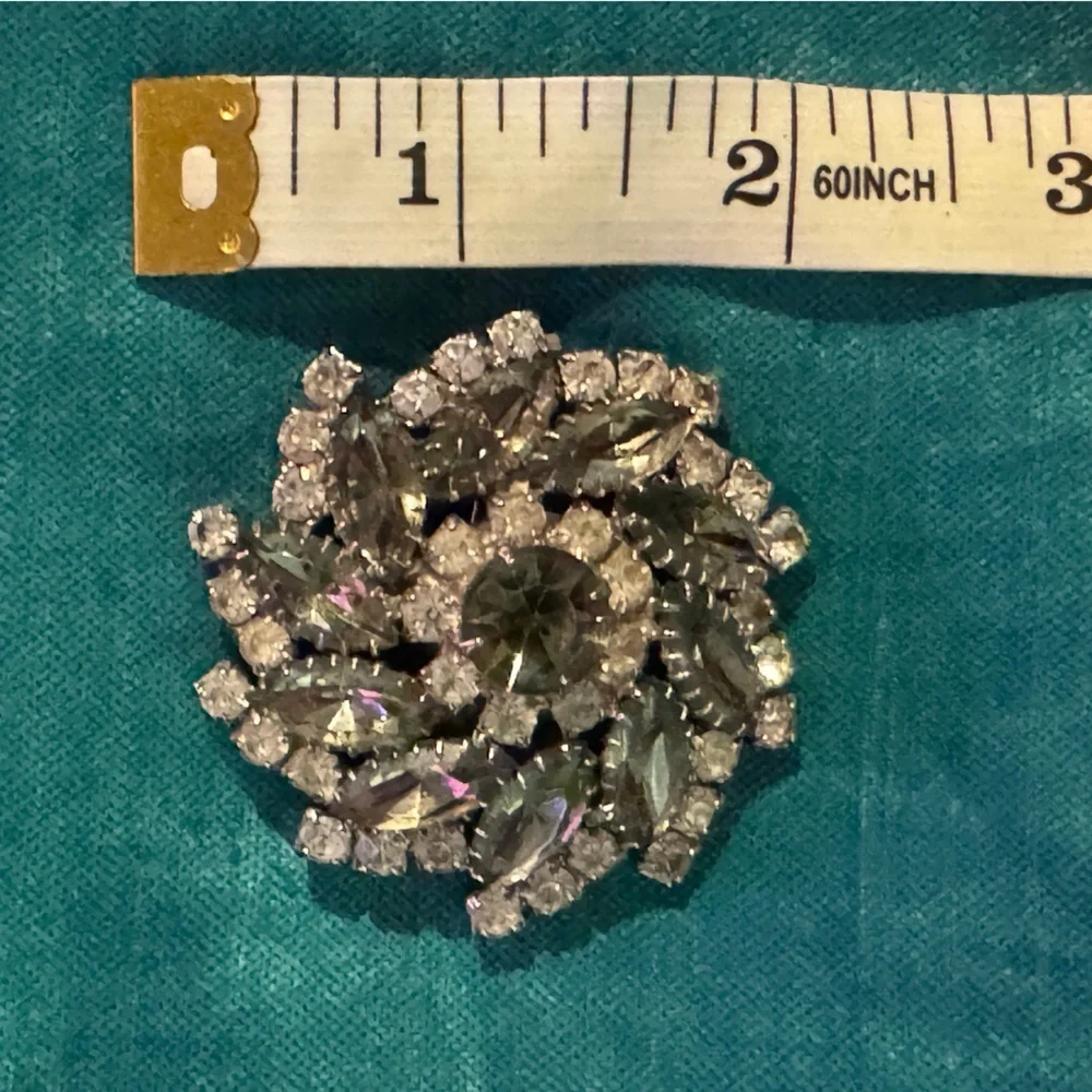 Gorgeous VTG Silver and Gray jeweled Brooch
